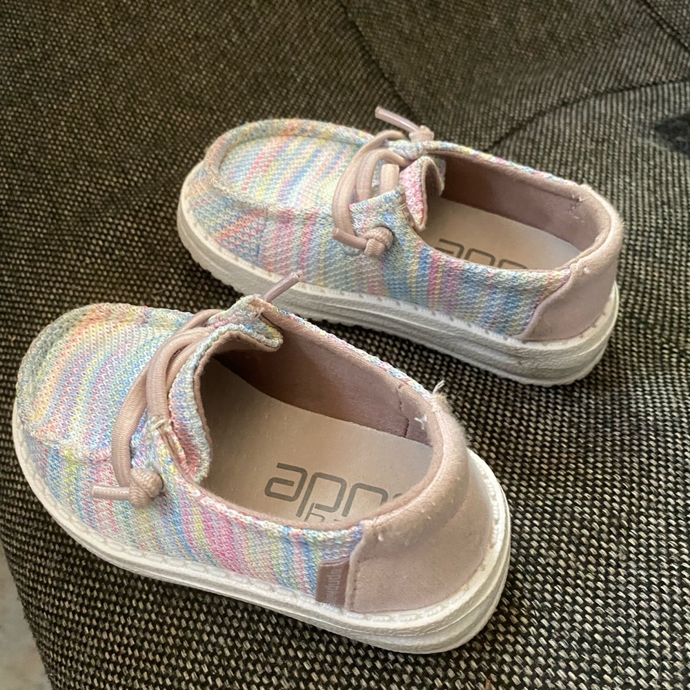 Hey Dudes. Says size 6 but fits more like 5. Runs small.